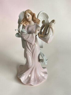 *Vintage* Classic Treasure Porcelain Angel with Harp Music Box “Hark the Herald”